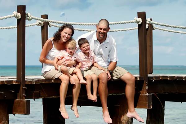 Dreams Studio's professional photographers capture your vacation at its best—book a session for shipboard, studio, or shoreside shoots, then choose premium prints, high-quality digital files, and keepsakes like photobooks, collages, and large-format prints.
Cost: $