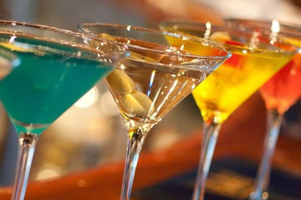 Choose any four flavored mini martinis made with premium Absolut Vodka—Blackberry Bramble, Melon Crush, Florida Squeeze, and more—then finish with a full-size pour of your favorite at a smooth price.
Cost: $