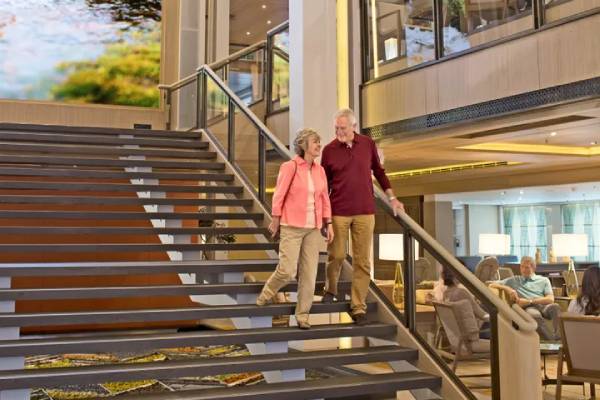 Relax in the soaring atrium and mingle with like-minded guests as you enjoy a cocktail from the Viking Bar.