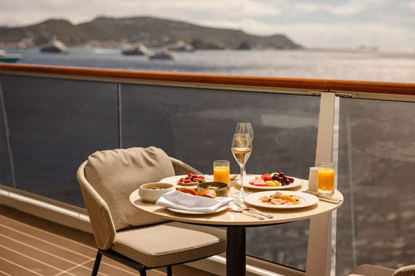Guests can enjoy an array of cuisines at any time, day or night, in the comfort of their suite or on their private terrace. Available 24 hours, the menu offers guests a taste of each of the unique dining destinations.