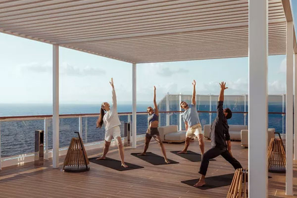 Slow or fast, relaxing or awakening, the range of classes and flows are all enhanced by the ocean's energy.